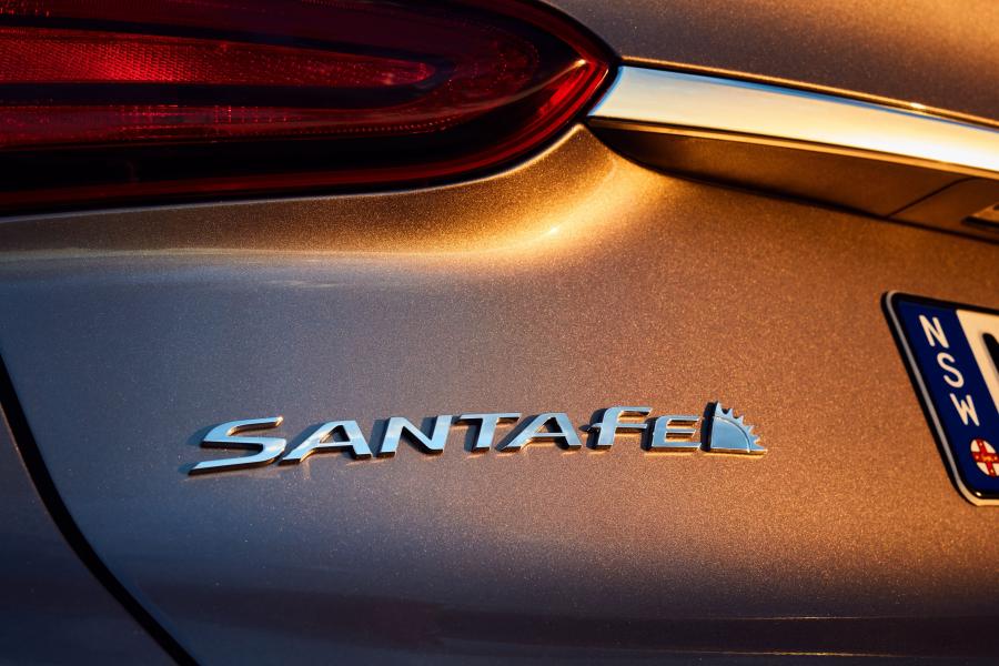 Логотип Hyundai Santa Fe Elite (TM) 2018 года  (AU) (фото 11 из 17)